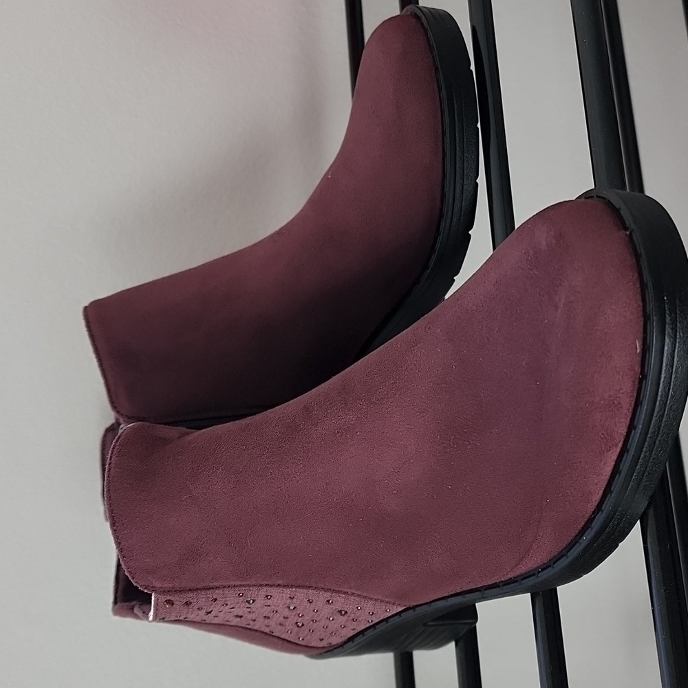 Burgundy Ankle Boots Size 7W